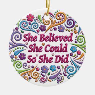 Ze geloofde dat ze kerstversiering rond kon krijge keramisch ornament