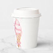 Ze heeft een Vrijgezellenfeesten beker opgeraapt (Links)