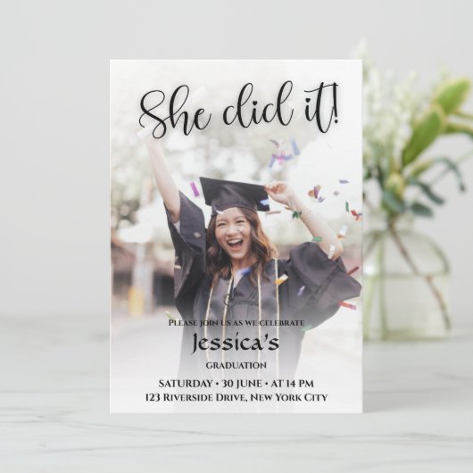 Ze heeft het gedaan! White Gradient Photo-Afstuder Kaart (Staand voorkant)