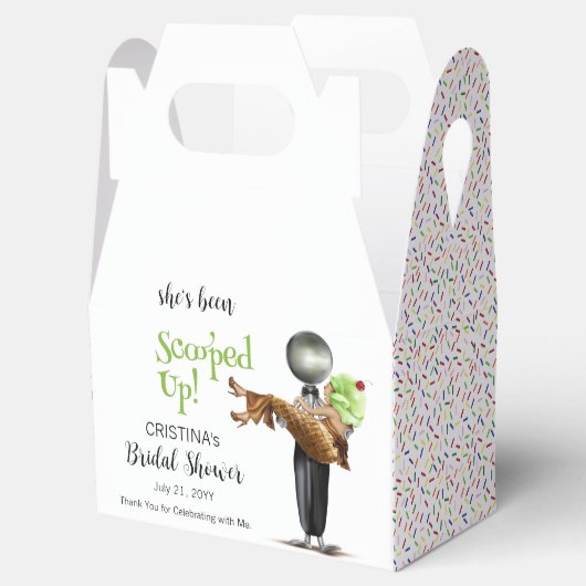 Ze heeft pistache-ijsbruid opgepakt bedankdoosjes (Geopend)