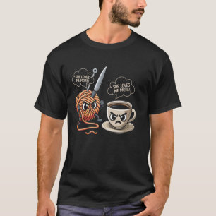 Ze houdt meer van mij garen koffie grappige croche t-shirt