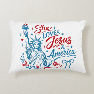 Ze houdt ook van Jezus en Amerika 4 juli Christus Accent Kussen