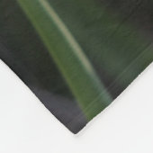 Ze is afgedekt - Proverbs 31:25 Fleece Deken (Hoek)