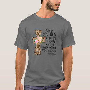 Ze is bedwelmd in kracht en waardigheid dwars door t-shirt