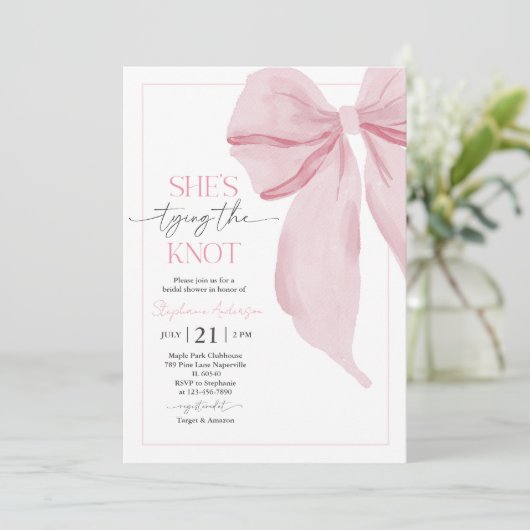 Ze is de Knoop Bruidsdouche uitnodiging aan het bi (Staand voorkant)