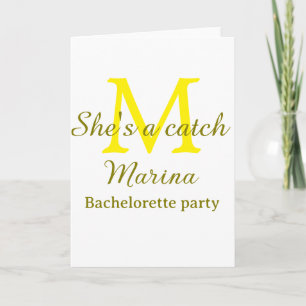 Ze is een vangst gele monogram vrijgezellenfeest n kaart