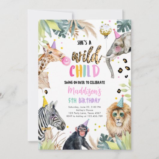 Ze is een wild kind safari partij dieren verjaarda kaart (Voorkant)