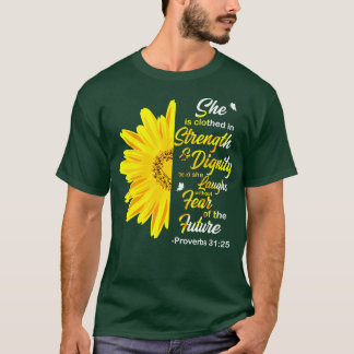 Ze is gekleed in kracht bijbel geschenk t-shirt