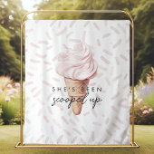 Ze is geschept op aardbeien bruids achtergrond wandkleed