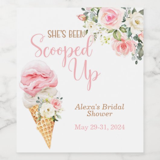 Ze is met het etiket van de wijnflesje opgepikt -  (Enkel label)