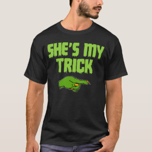 Ze is mijn Trick Funny Halloween Matching Couples T-shirt