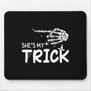 Ze is mijn truc koppels skelet hand Halloween Muismat