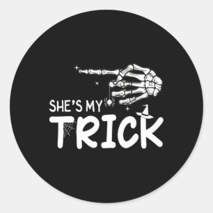 Ze is mijn truc koppels skelet hand Halloween Ronde Sticker