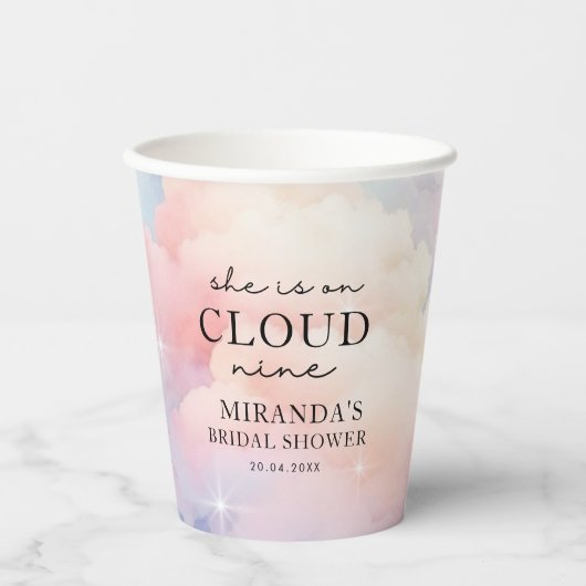 Ze is op Cloud 9 Dreamy Stars Bruiloftsfeest Papieren Bekers (Voorkant)