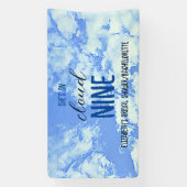 Ze is op de cloud negen! Vrijgezellenfeest/Bachelo Spandoek (Verticaal)