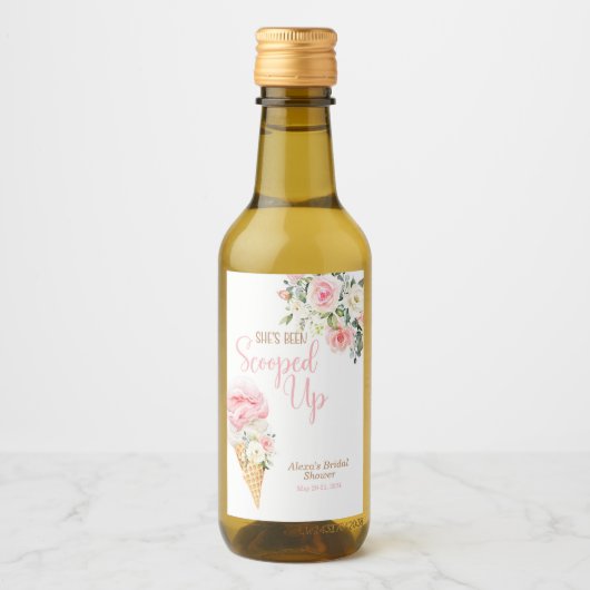 Ze is opgepakt Custom MINI Wijn Etiket (Voorkant)