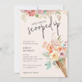 Ze is opgeslokt in de Bridal Shower-uitnodiging Kaart (Voorkant)