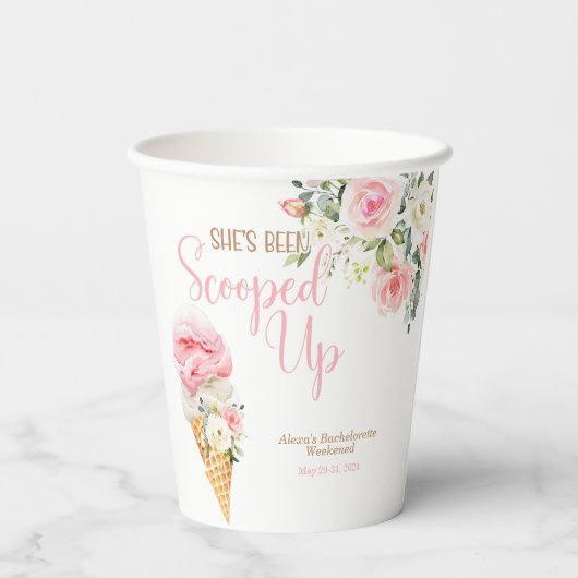 Ze is opgeslokt in feestbekertjes papieren bekers (Achterkant)