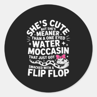 Ze is schattig maar ze is gemeener dan een eenogig ronde sticker