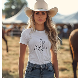 Ze is sterk Script Typography Gift T-Shirt