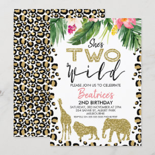 Ze is twee wilde uitnodigingen voor de tweede verj