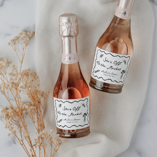 Ze is van de markt Afgeleid & Whimsical Handgeteke Sparkling Wijnetiket