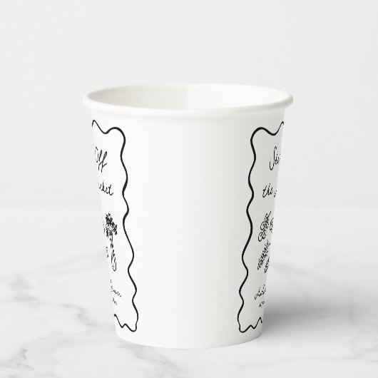 Ze is van de markt Bold & Whimsical Handgetekend Papieren Bekers (Links)