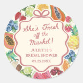 Ze is vers van de markt Fruits Bruidsdouche Ronde Sticker (Voorkant)