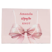 Ze knoopt de knoop Roze Bruidsdouche Groot Cadeauzakje (Achterkant)