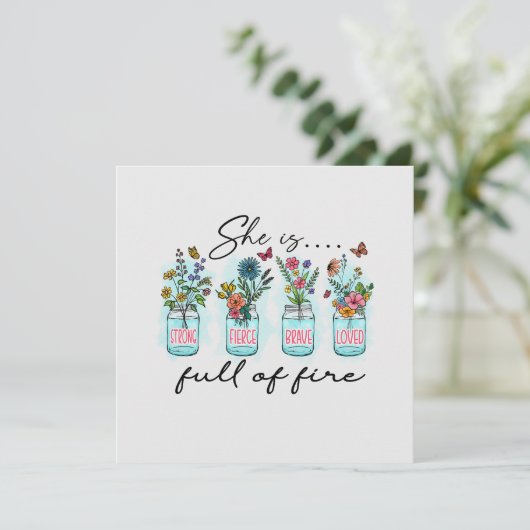 Ze staat vol vuur. (Staand voorkant)