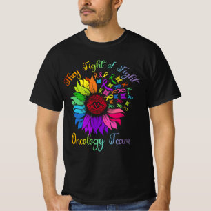 Ze vechten tegen oncologie team Sunflower Oncolog T-shirt