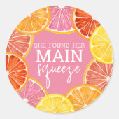 Ze vond haar bruidsdouche voor de hoofdknijper ronde sticker (Voorkant)