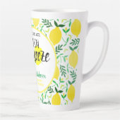 Ze vond haar hoofdlemoen bruidsdouche latte mok (Rechts)