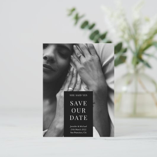 Ze zei ja Aangepaste foto onze datum opslaan Aankondigingskaart (Staand voorkant)