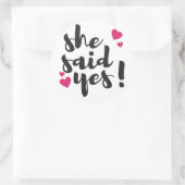 Ze zei ja! Verloving gevierd – Romantisch Ronde Sticker (Tas)