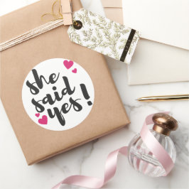 Ze zei ja! Verloving gevierd – Romantisch Ronde Sticker