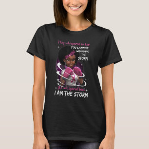 Ze zijn gegrift op haar zwarte Melanine-vrouwen T-shirt
