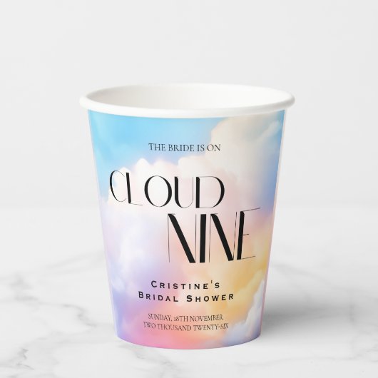 Ze zit op cloud 9 Kleurrijke Pastel Vrijgezellenfe Papieren Bekers (Voorkant)