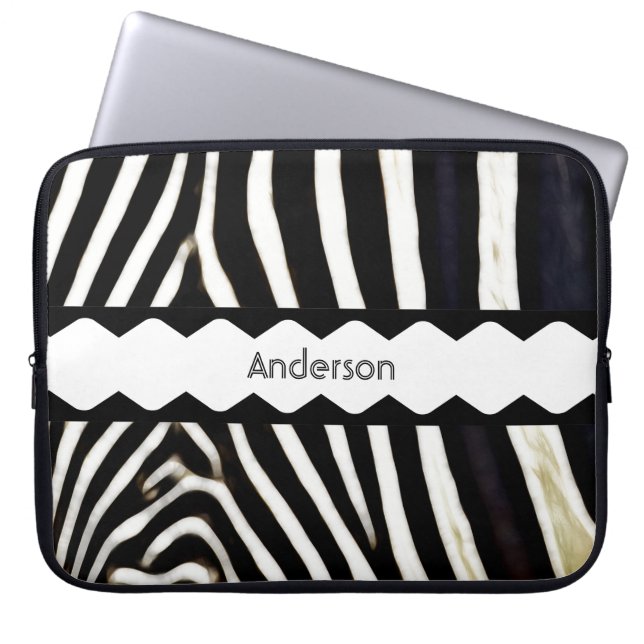 Zebra Monogrammed Laptop Sleeve (Voorkant)