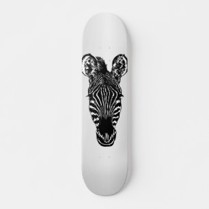 Zebra op Silver Skateboard