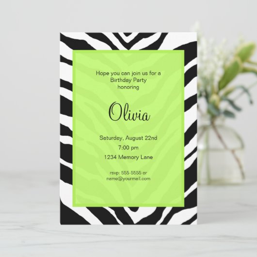 Zebra Print Birthday Party Invitation (Debout devant)