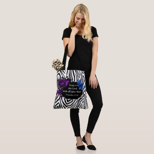 Zebra Print Floral Design Tas Proverbs 3:5-6 (Op model)