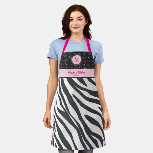 Zebra Print Zwart Wit Heet Roze Monogram Gift Schort (Gedragen)