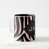 Zebra zwart-roze monogram tweekleurige koffiemok (Voorkant links)