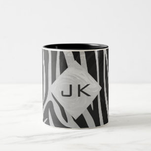 Zebra zwart-wit en lichtgrijs monogram tweekleurige koffiemok
