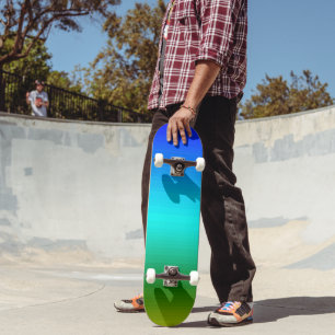 Zee en Sky Blue en Green Gradient Skateboard