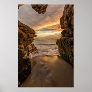 Zee grot bij Windansea Beach Poster