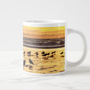 Zee Meeuwen Op Strand Bij Zonsondergang Extra Grote Beker