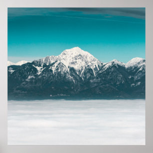 Zee mist onder de berg poster