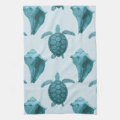 Zee, schildpadden en conch in Aqua/Blue Tones Theedoek (Verticaal)